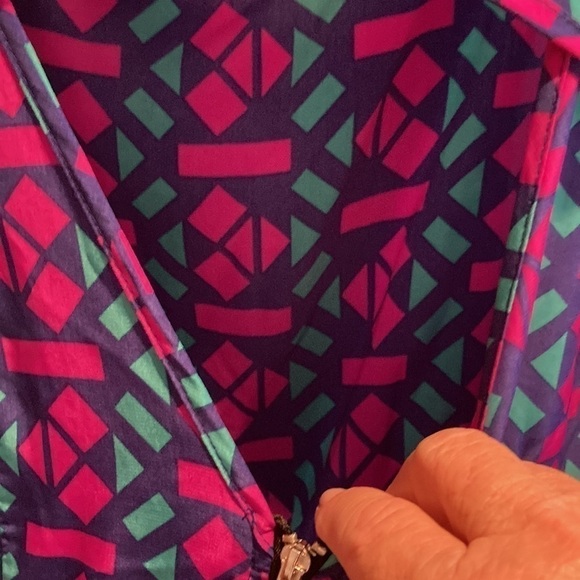 129. LOVE ONE CLOTHING - Picture 4 of 5